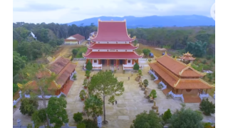 Ngôi chùa có mái hình NHÀ RÔNG đặc biệt ở MĂNG ĐEN KON TUM